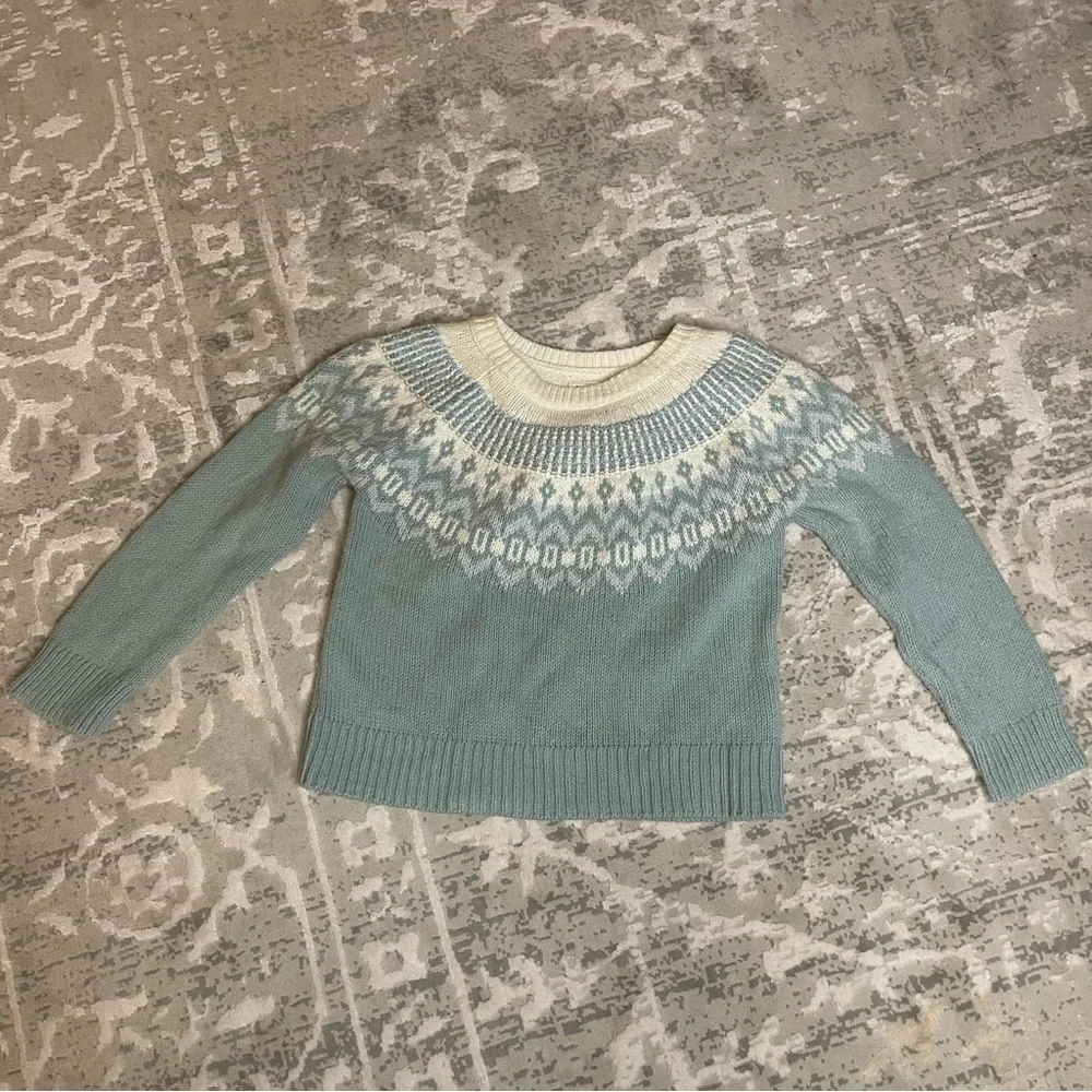 Gap size 4 girls light blue and white sweater‎